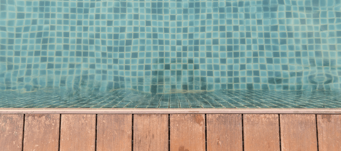 Remove scale from pool tile